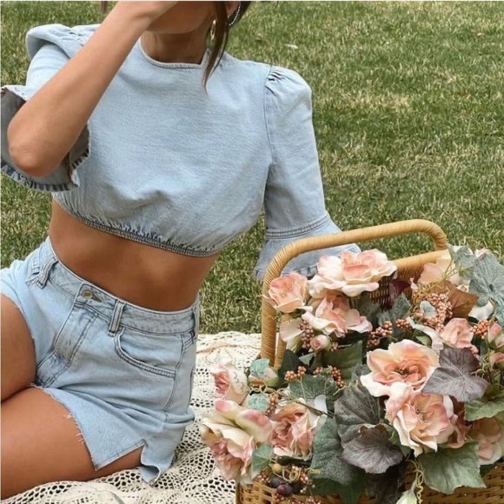 WeWoreWhat Revolve Cropped Denim Top / Indigo Comfort / Super light